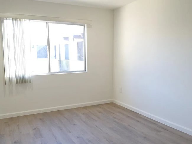 Photo - 12928 Moorpark St Unidad 3