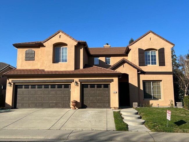 Building Photo - 1692 Woodhaven Cir