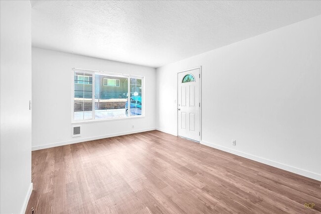 Photo - 12975 SW Allen Blvd Unit 1