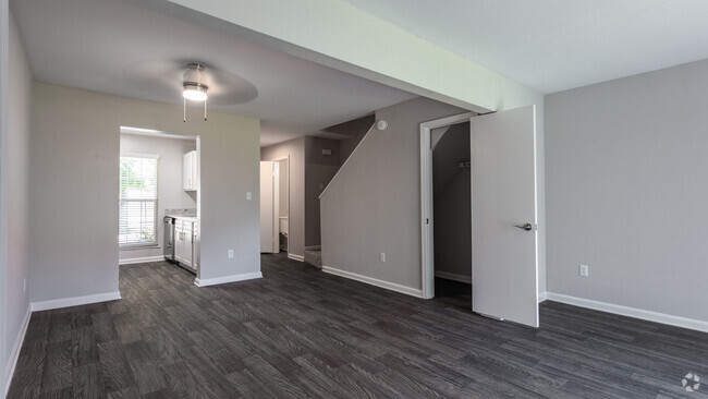 2BR,1.5BA,950SF Renovated