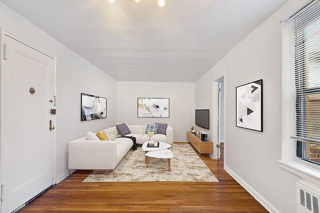 Photo - 2244 Bronx Pk E