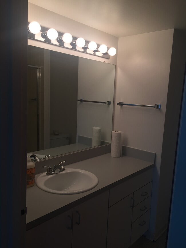 Building Photo - 555 E William St Unit 11J