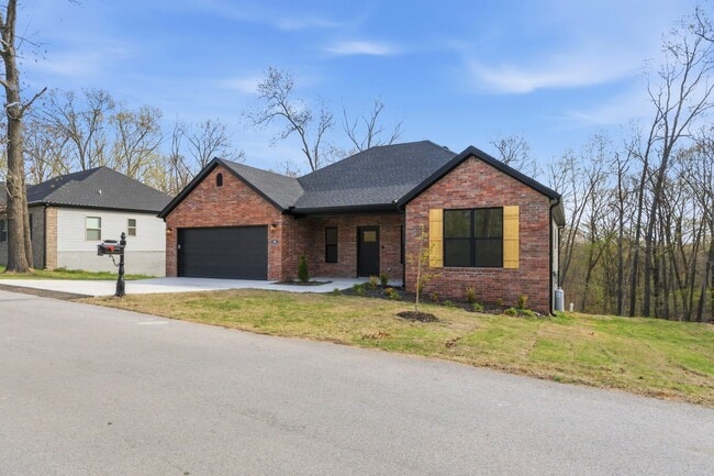 Photo - 98 Selkirk Dr