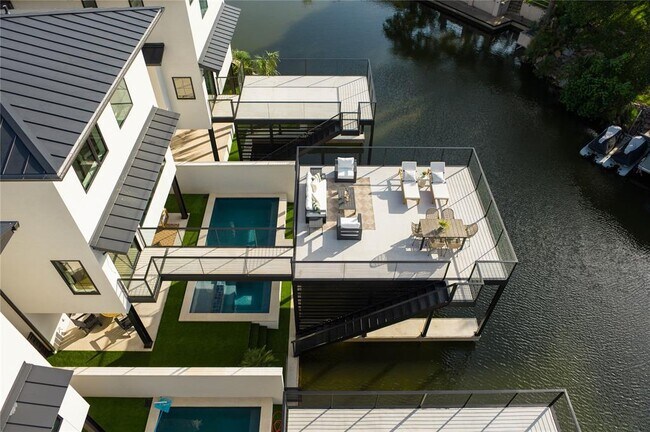 Photo - 701 Hi Cir N Unit C