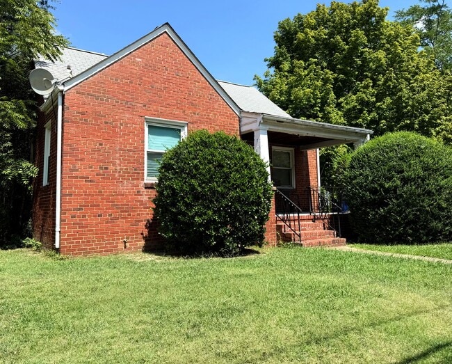 1312 Williamsburg Rd