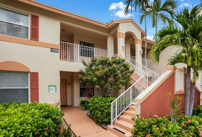 Building Photo - Chic 2BR Condo in Prime North Naples Locat...