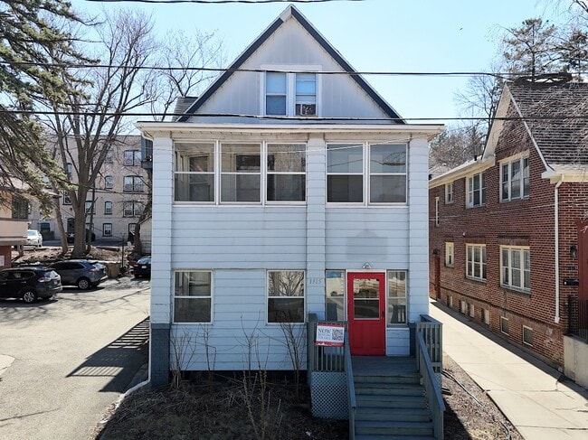 Building Photo - 1915 University Ave