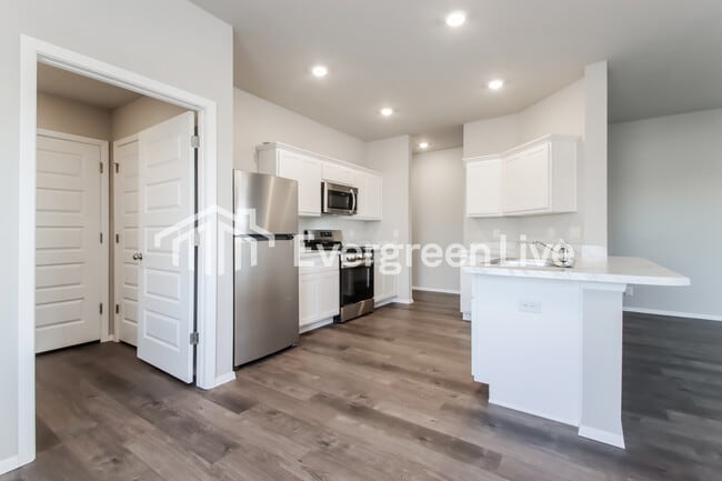 Photo - 2101 S Lakin Ln