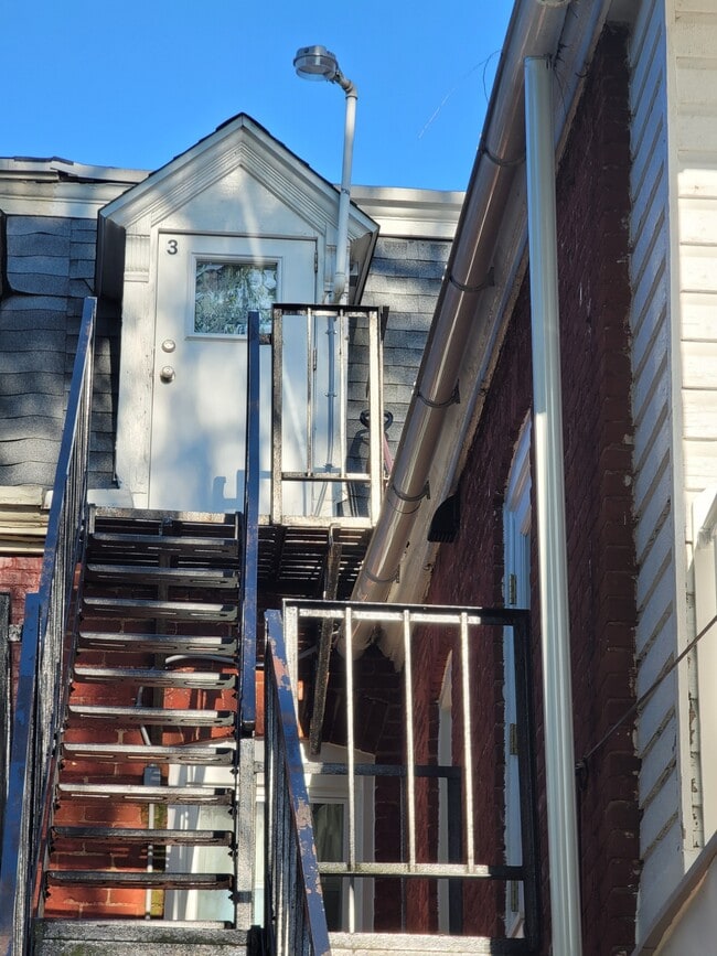 Photo - 339 N Charlotte St Unidad #3. Third Floor-JM