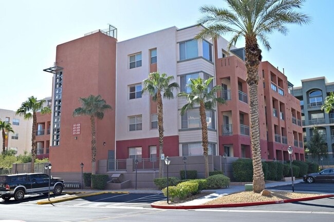 Photo - Luxury Mid-rise Condo unit  located on the...