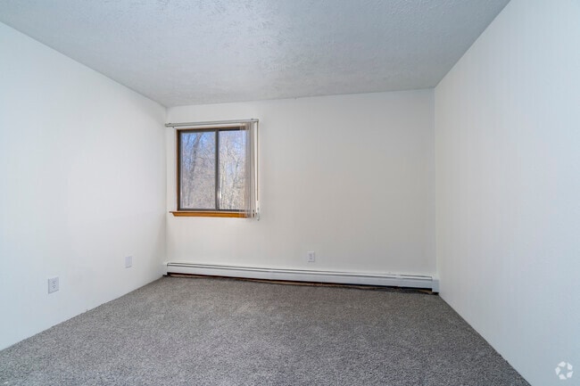 2BR, 1BA - 845SF - Bedroom