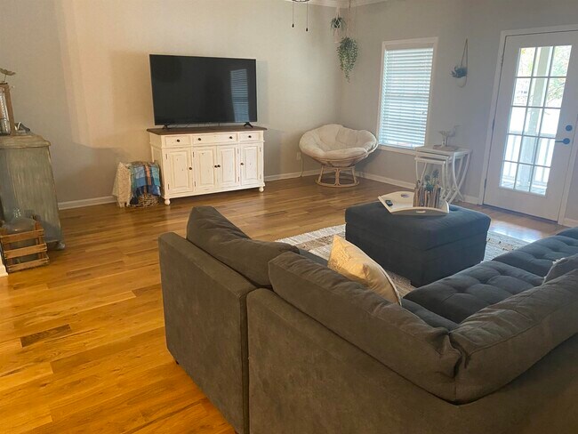 Photo - 500 Port Laz Ln