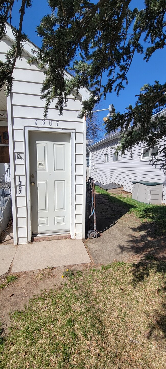 Building Photo - 1307-1312 12th St Rental