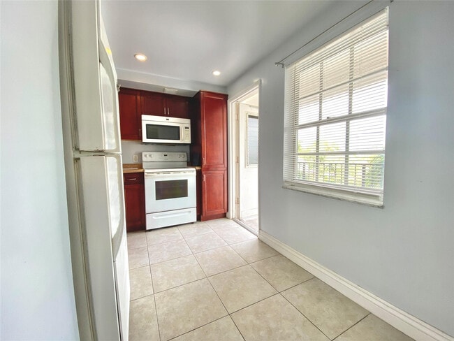 Photo - 3000 N Palm Aire Dr Unidad 306