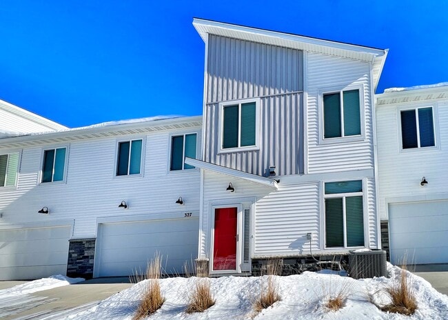 Building Photo - 327 NE Otter Dr Rental