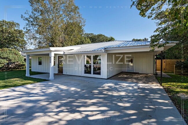 Photo - Beautifully Updated 3 Bed 2 Bath Home in D...