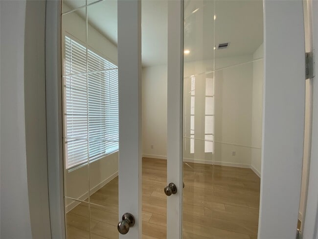 Building Photo - 4523 Sunny Hazel Ln