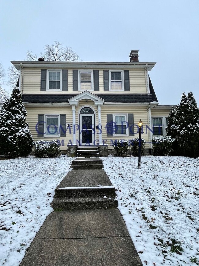 Building Photo - Welcome To Your New Home! FIRST MONTH'S RENT FREE!!