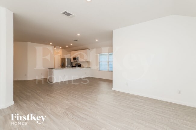 Photo - 10710 Vinateros Dr