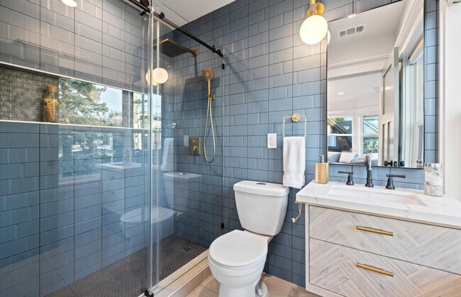 Photo - 1807 Martin Luther King Jr Way Unit SI ID1512975P