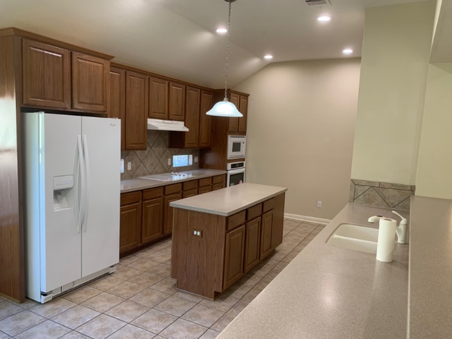 Photo - 137 Antler Cir