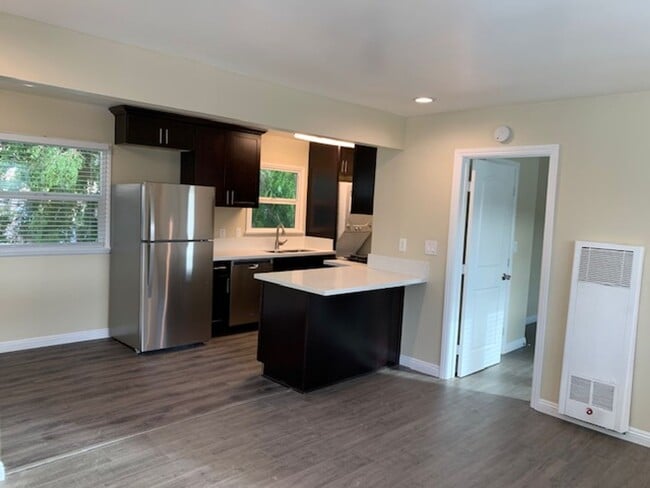 Building Photo - 20 N Fremont Ave Unit 20