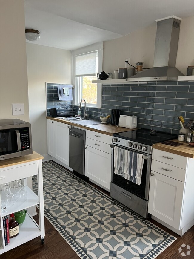 Building Photo - 59 S 15th St Unit Upstairs Rental