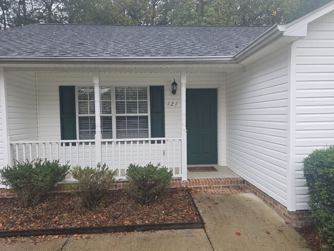 Photo - 3 bedroom, 2 bath home in a great area nea...