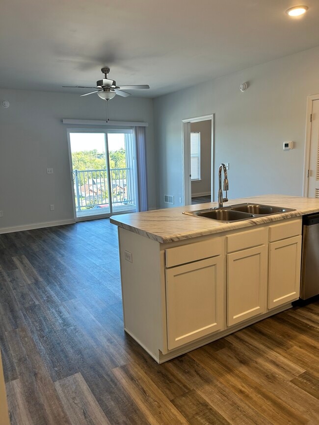 Photo - 530 Regency Cir Unit Lake Reba