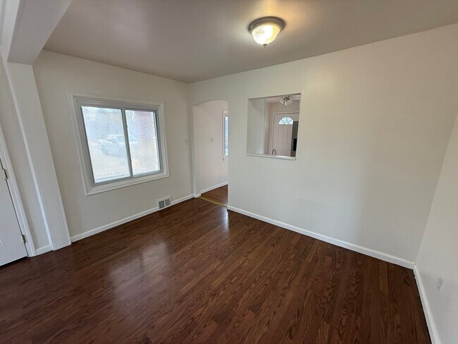 Photo - 3737 Poplar Ave