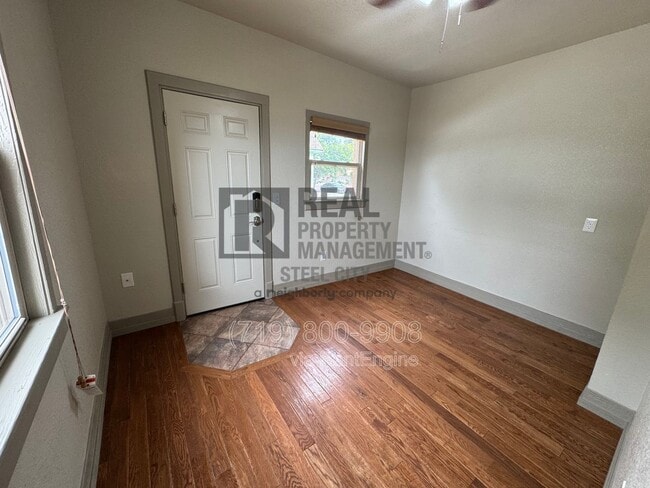 Photo - 902 W 11th St Unit 6