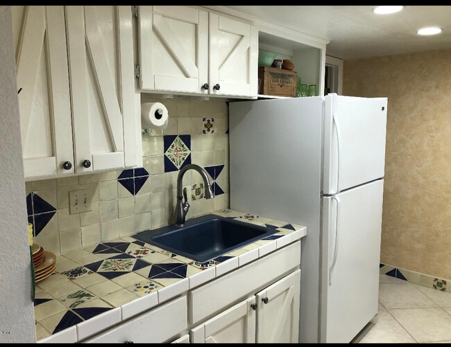 KITCHEN - REFRIGERATOR PROVIDED - 32731 W Jones Rd