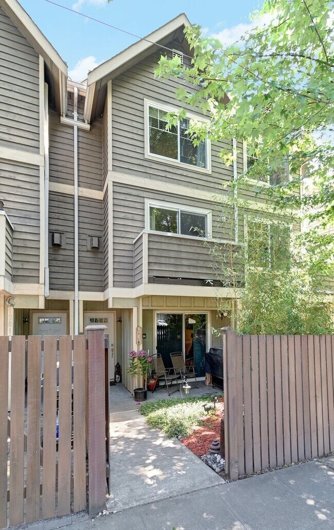 Photo - 13810 Greenwood Ave N Apartment Unit #B