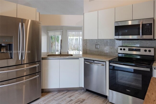 Photo - 10121 NW 51st Ln