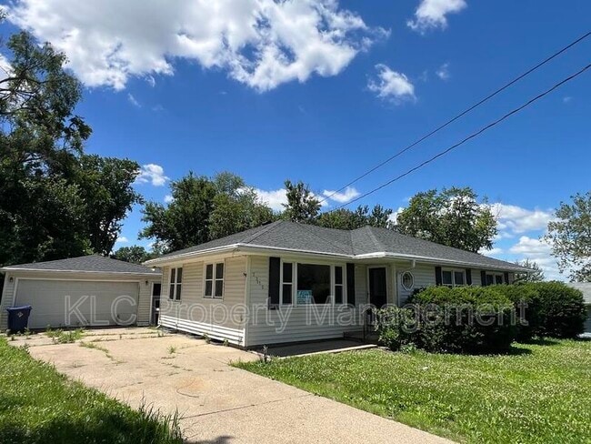 Building Photo - 7218 Maryland Dr