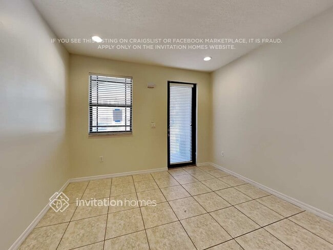 Photo - 568 NE 35th Ave