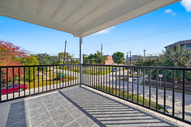 Photo - 2202 Hutchins St Unit D