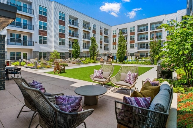 Everleigh Vernon Hills 55+ Active Adult Apartments