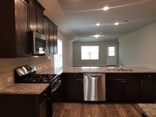 Photo - 6035 Akin Pl