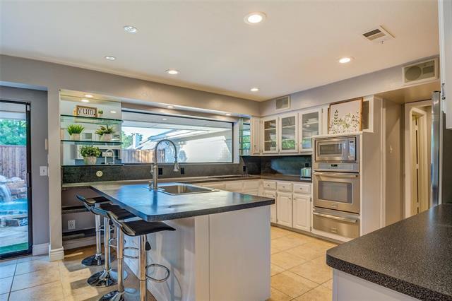 Photo - 6009 Black Berry Ln