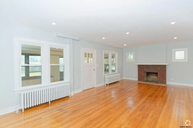 Building Photo - 1 Lindberg Dr Unit 2 Rental