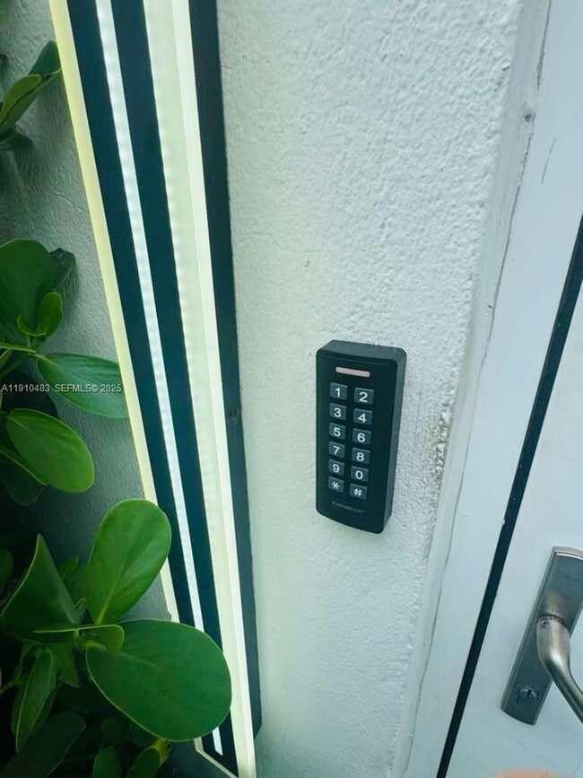 Photo - 315 W 28th St Unidad 5