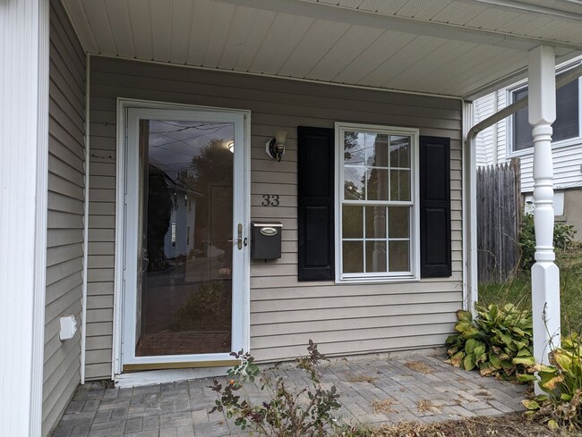 Photo - 33 Hallock St
