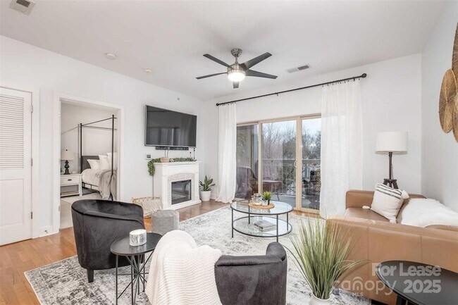 Building Photo - 630 Calvert St Unit 409