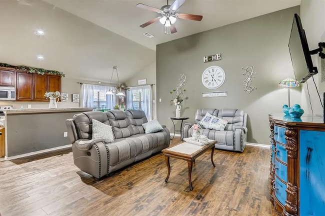 Photo - 3920 Orcas St