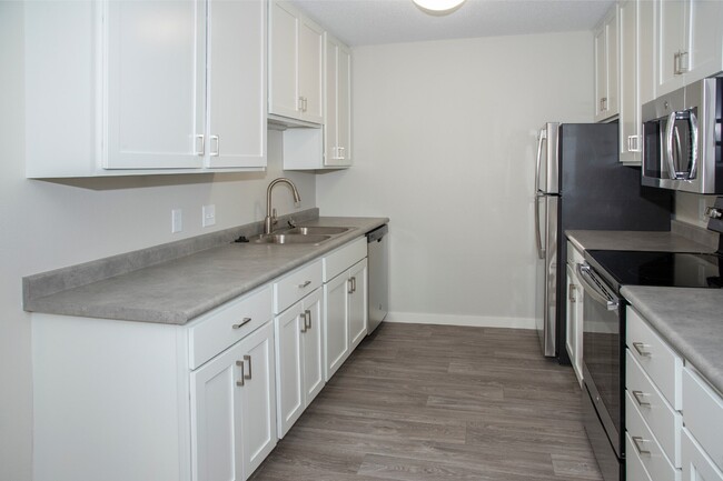 Building Photo - Southwind Apartments