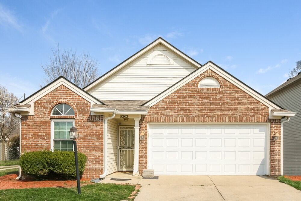 Photo - 5203 Pin Oak Dr House