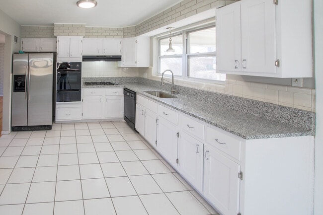 Photo - 1419 Drayton Ave