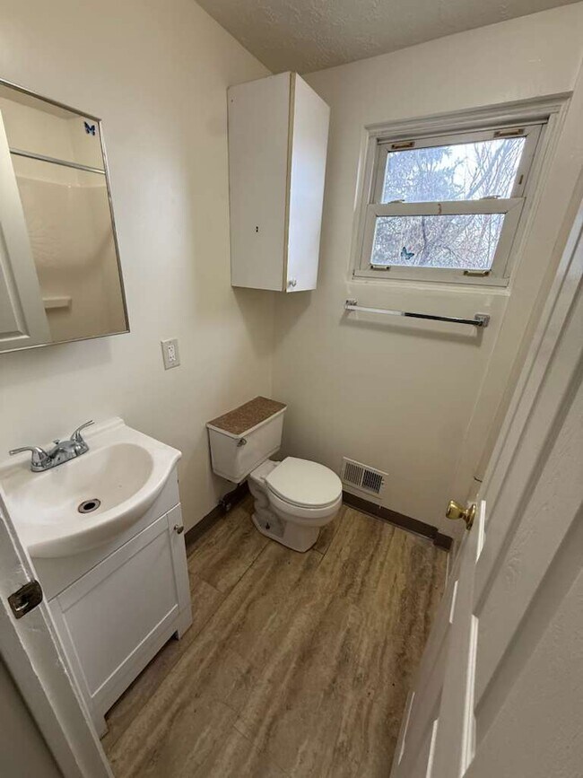 Photo - 2314 Broadway Ave