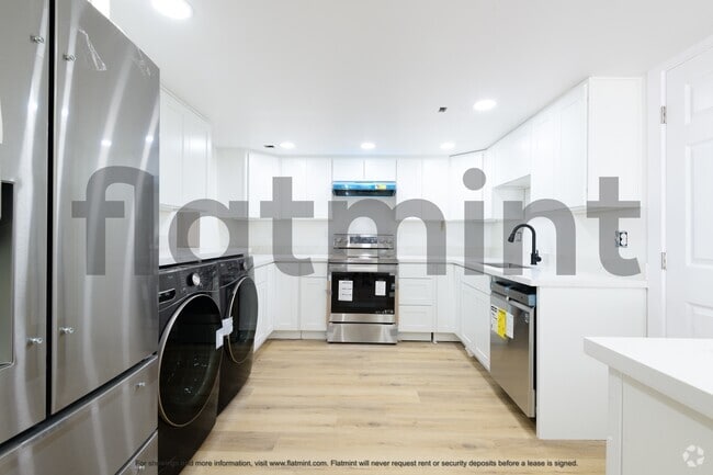 Building Photo - 4646 S Willow St Rental